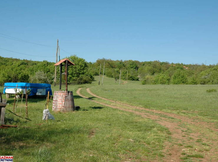 Plac Boljevac, Mali Izvor – fotografija 3