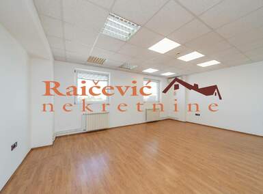 Poslovni prostor / Lokal · 216m² · 2.376€ | SveNekretnine