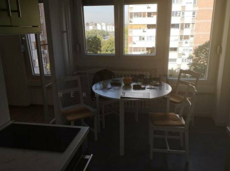 Stan Beograd, Blok 45, Tc Enjub – fotografija 9