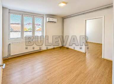 Poslovni prostor / Lokal, Centar · 68m² · 500€ | SveNekretnine