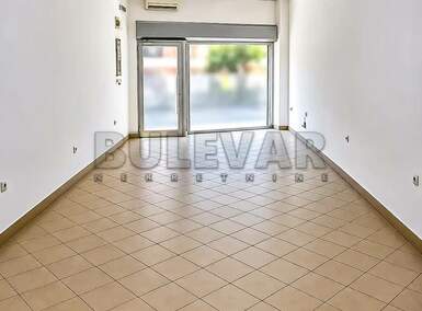 Poslovni prostor / Lokal, Centar · 100m² · 700€ | SveNekretnine