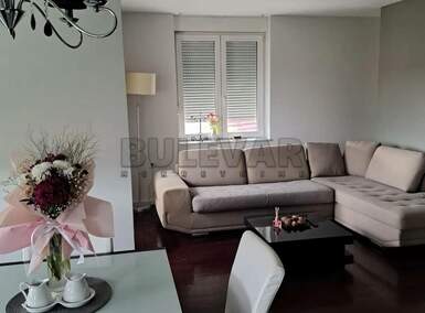 Trosoban stan, Centar · 70m² · 650€ | SveNekretnine