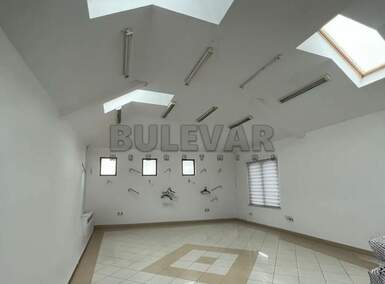 Poslovni prostor / Lokal, Svrljig · 430m² · 750€ | SveNekretnine