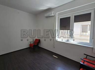 Poslovni prostor / Lokal, Centar · 40m² · 350€ | SveNekretnine