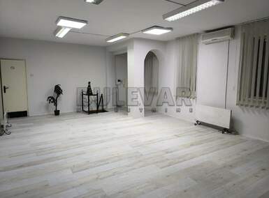 Poslovni prostor / Lokal, Centar · 70m² · 500€ | SveNekretnine
