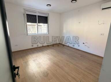 Poslovni prostor / Lokal, Centar · 100m² · 600€ | SveNekretnine