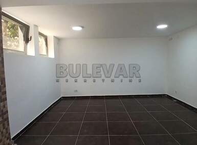 Poslovni prostor / Lokal, Centar · 30m² · 300€ | SveNekretnine