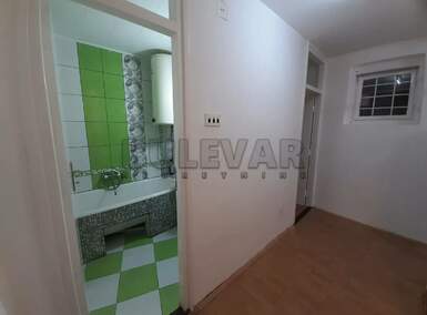 Poslovni prostor / Lokal, Centar · 45m² · 350€ | SveNekretnine