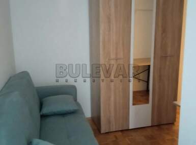 Jednosoban stan, Pravni fakultet · 40m² · 380€ | SveNekretnine