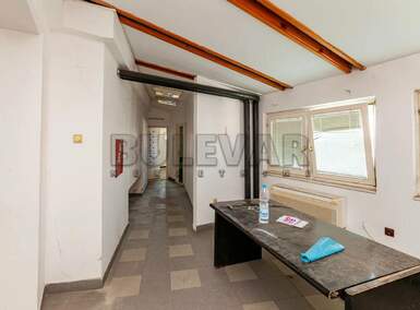 Poslovni prostor / Lokal, Centar · 300m² · 3.000€ | SveNekretnine