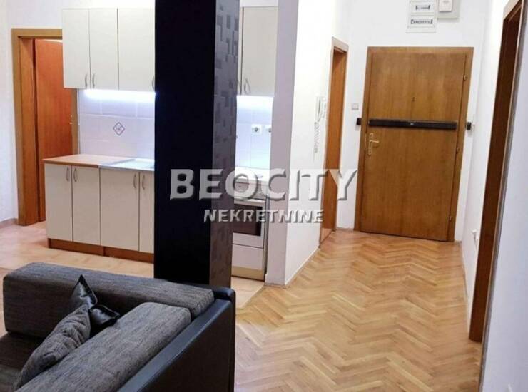 Stan Novi Sad, Bulevar Oslobođenja – fotografija 1