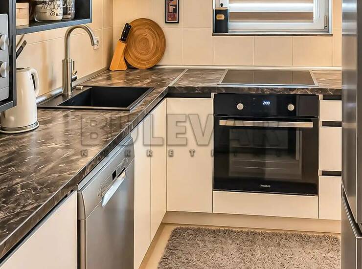 Stan Niš, Ledena stena – fotografija 6
