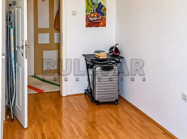Stan Niš, Ledena stena – fotografija 9