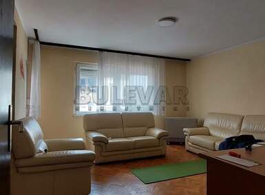 Trosoban stan, Crvena Zvezda · 67m² · 87.600€ | SveNekretnine
