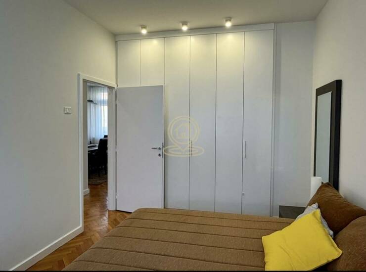 Stan Beograd, Krunski venac – fotografija 6