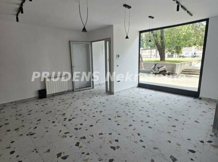 Poslovni prostor / Lokal Beograd, Vukov Spomenik – fotografija 3