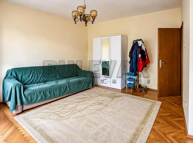 Stan Niš, Svetinikolska crkva – fotografija 7