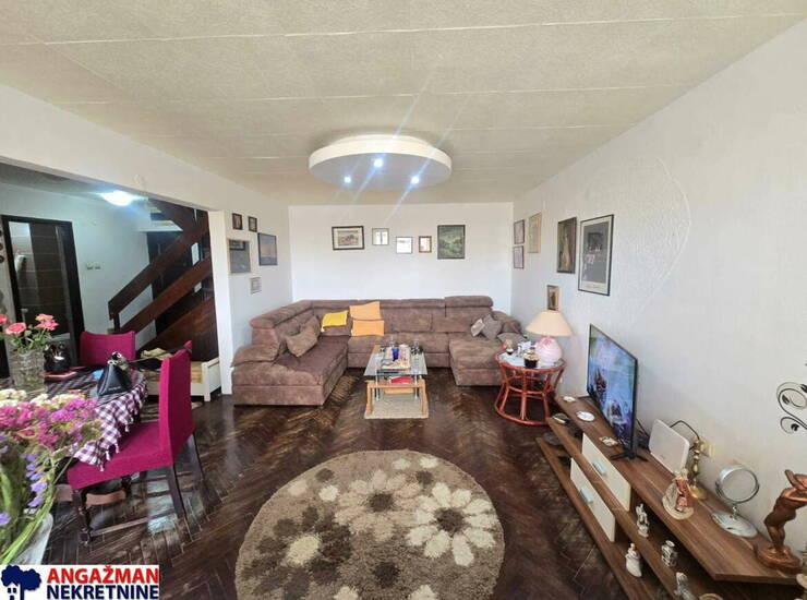 Stan Stara Pazova, Novi Banovci – fotografija 1