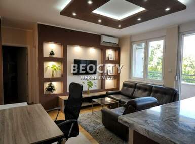 Dvosoban stan, Bulevar Oslobođenja · 50m² · 650€ | SveNekretnine