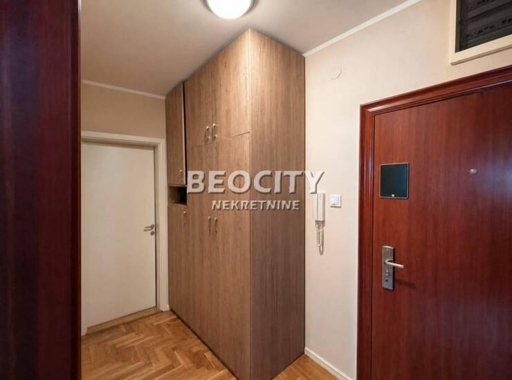Stan Novi Sad, Bulevar Oslobođenja – fotografija 11