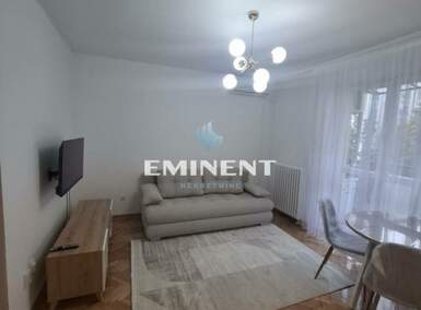 Trosoban stan, Crveni Krst · 52m² · 900€ | SveNekretnine