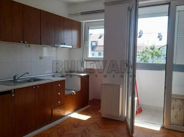 Stan Niš, Bulevar Nemanjića Zona 3 – fotografija 3