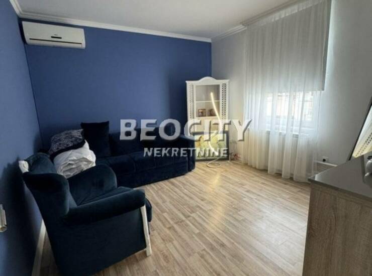 Kuća Novi Sad – fotografija 11