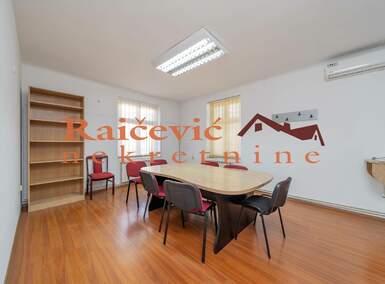 Poslovni prostor / Lokal, Hram · 85m² · 900€ | SveNekretnine