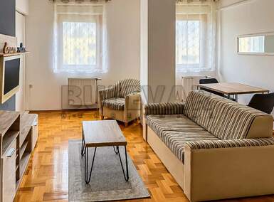 Jednoiposoban stan, Pravni fakultet · 31m² · 300€ | SveNekretnine