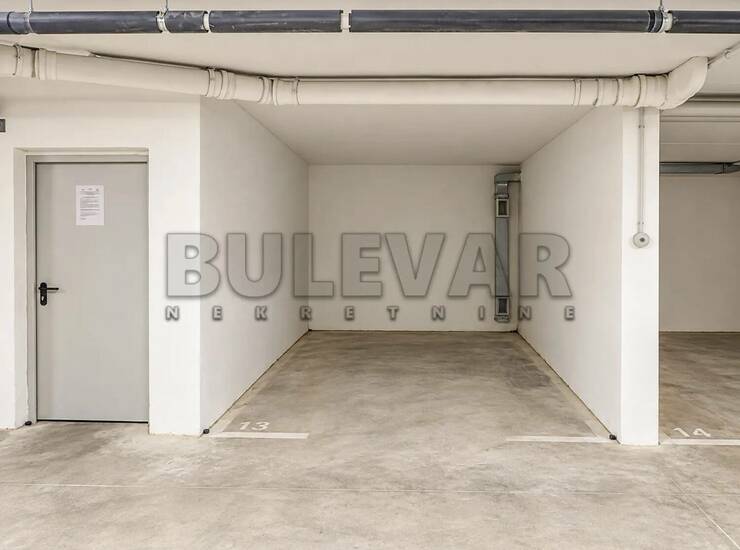 Garaža Niš, Apelovac – fotografija 1