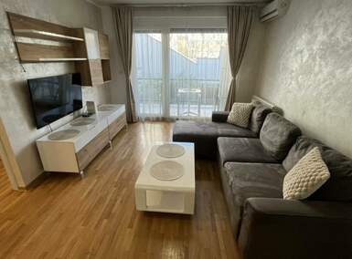 Dvoiposoban stan, Južni Bulevar · 60m² · 850€ | SveNekretnine