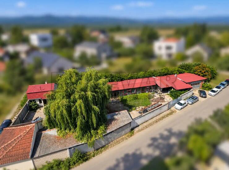 Plac Niš, Donja Vrežina – fotografija 3