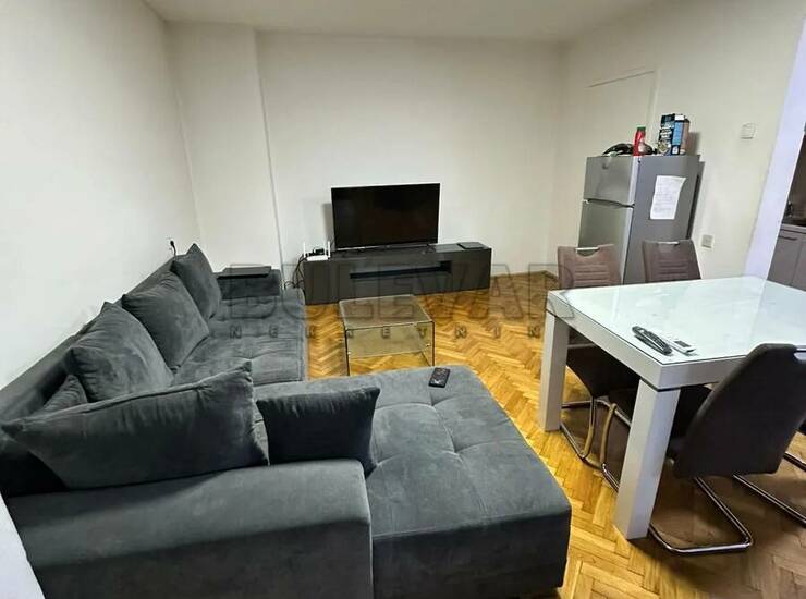 Stan Niš, Pravni fakultet – fotografija 1