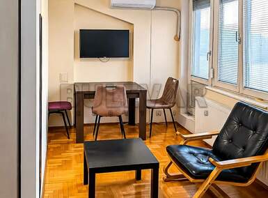 Garsonjera, Centar · 21m² · 270€ | SveNekretnine