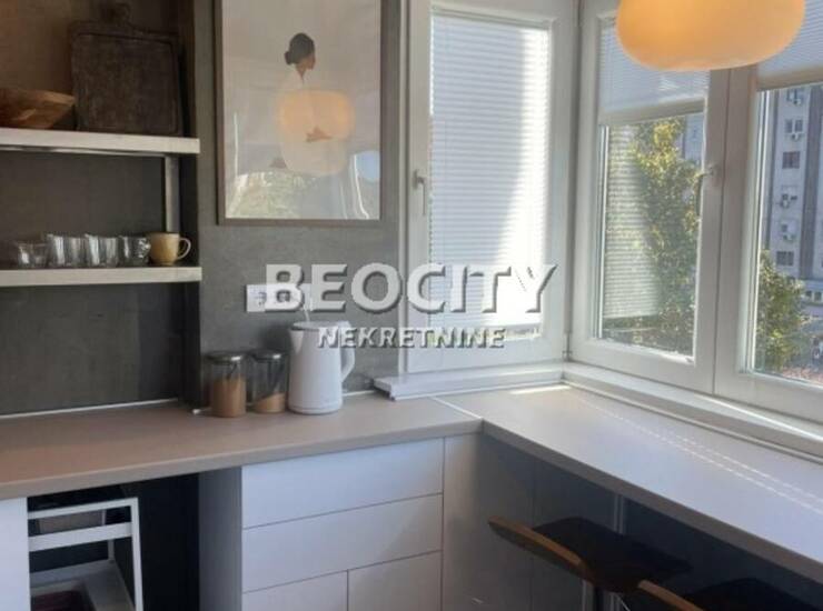 Stan Novi Sad, Bulevar Oslobođenja – fotografija 10