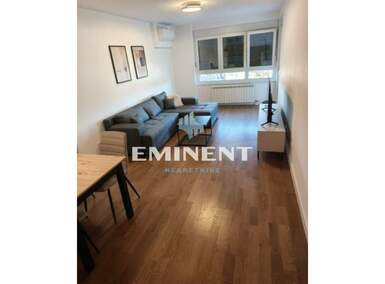 Trosoban stan, Gornji Grad · 72m² · 950€ | SveNekretnine