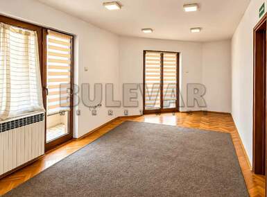 Poslovni prostor / Lokal, Centar · 100m² · 550€ | SveNekretnine