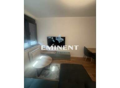 Jednosoban stan, Centar · 30m² · 650€ | SveNekretnine
